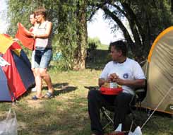 Kenutábor a Körösön 2007. augusztus 14-én indult a Rákosmente Éjszakai Sportklub 12 kiváltságos tagja kenutúrára. Autóval és vonattal utaztunk Gyulára.