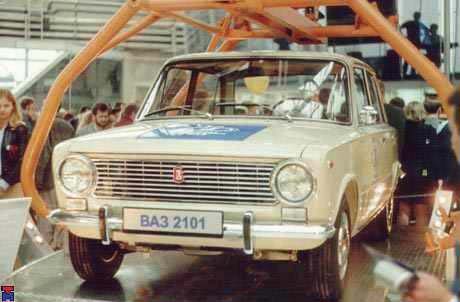 A VAZ 2101-es az azóta elkészült mintegy 14 millió hátsókerekes Lada őse lett, ugyan az évek során rengeteg változáson ment