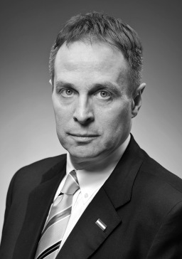 KÖZÖS E URÓPÁNK Ez a közösségek államtitkársága Beszélgetés Hölvényi Györggyel Hölvényi úr 2012 júliusában vee át az Emberi Erőforrások Minisztériuma Egyházi, Nemzetiségi és Civil Társadalmi
