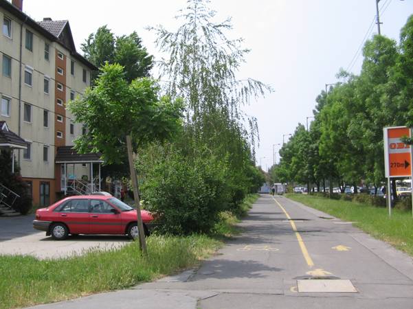 Szeged, Rókusi körút 2-es villamosvonal Útszélesítés A képen látható szakaszon (a Kisteleki Ede utcától a Szatymazi utcáig) a zöldfelületek az útszélesítés áldozatául esnének pótlás nélkül (104