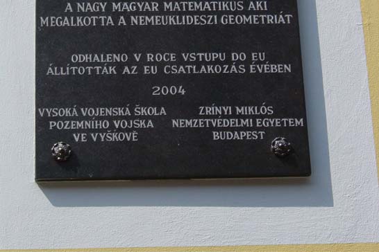 Az európai uniós csatlakozás ihlette és vezette a Brnói Katonai Akadémiát és a Zrínyi Miklós Nemzetvédelmi Egyetemet, hogy