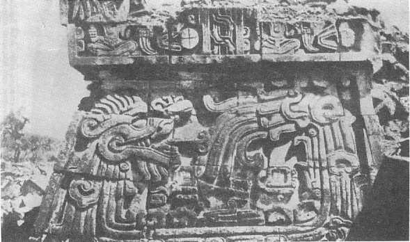 A xochicalcói piramis Mexikóban.