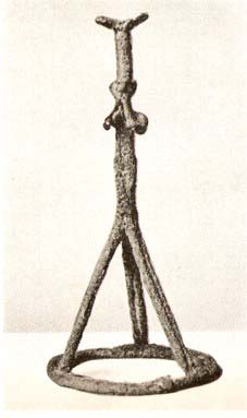pásztorsíp jellegű volt és az oboa ősének tekinthető. A halil az auloshoz hasonlóan ázsiai eredetű, már a babilóniaiak is ismerték, malilunak nevezték és főként halottsirató hangszernek használták.