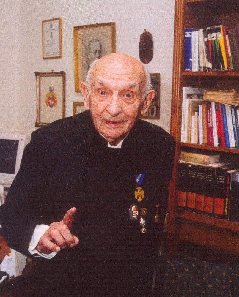SZÜKSÉGÜNK VAN MEGÚJULÁSRA A magyar őstörténeti kutatás egyik legnagyobb alakja, a sumerológus Badiny Jós Ferenc professzornak állított emléket születése 102. évfordulóján a Palóc Társaság.