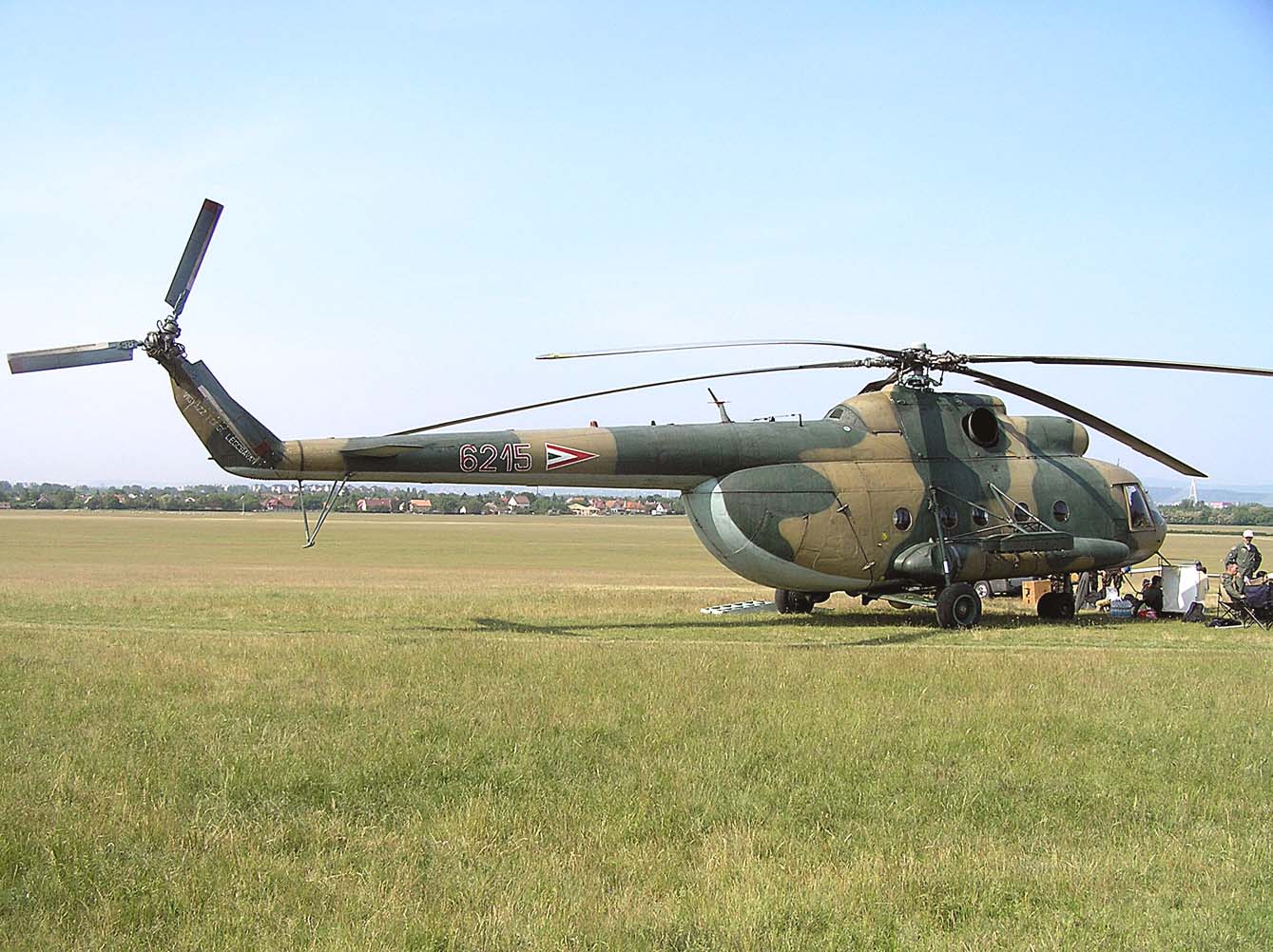 A 6215-ös Mi 8 a Dunakeszi repülőtéren 2011. május 21-én Legendák a levegőben címmel a magyar repülés évszázados történetének tiszteletére repülőnapot rendeztek a Dunakeszi repülőtéren.