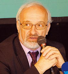 oldal AJÁN LÓ Fogyasztóbarát gázszámla 2. oldal * Piacok vonzásában 5.