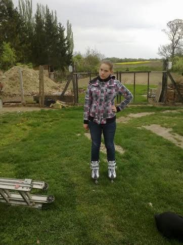 Mindkét helyen telítve van a kerékpártároló, sőt van, hogy az oviban már le kell támasztani a