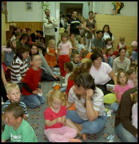 4.oldal 2008. év II. szám Hegykői Hírek Üres az osztály most búcsúzik tőle a dalos ajkú sok vidám diák Még most is a fülembe cseng a nyolcadikosaink ballagó nótája.
