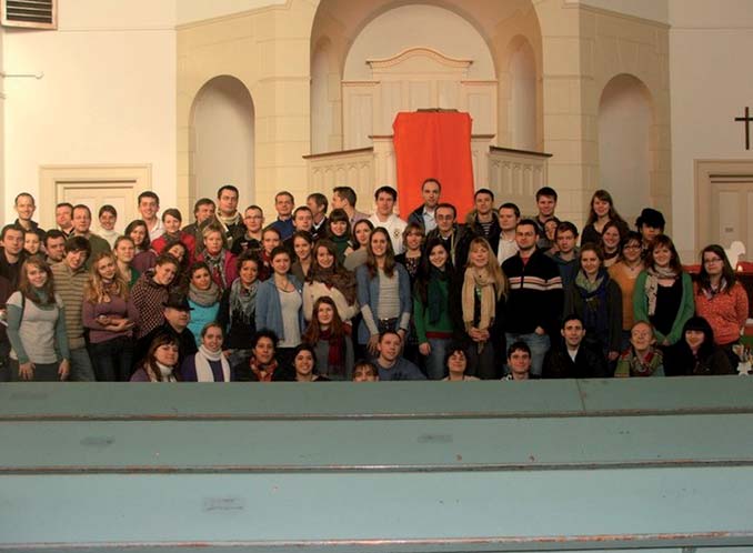 22 Taizé találkozó Rotterdam Nagy örömünkre az idén résztvehettünk a minden évben megrendezett Taizé-i találkozón. December 27-én indultunk Budatétényrõl a Missziós házból.