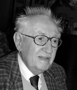 Életének 99. évében 2009. április 24-én, a németországi Karlsruhéban elhunyt Dr. Mosonyi Emil Kossuth- és Széchenyi-díjas vízépítő mérnök, akadémikus, a Magyar Tudományos Akadémia (MTA) rendes tagja.
