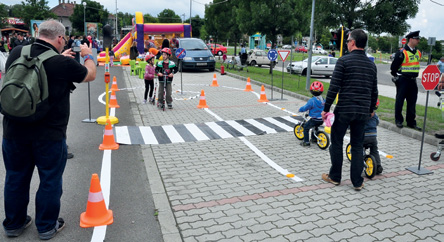 A gyerekeknek rendezett műsorban többek között fellépett Dukai Regina, Gönczi Gábor és zenekara, Fehér Zoli, Oláh Gergő és Szabó Ádám is.