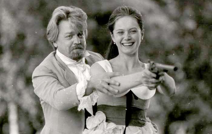 4 október Vászonpapír Beszéljünk a filmekről! Orosz klasszikusok szovjet filmen Forgács Iván A szovjet-orosz filmtörténetet vizsgálva általában, és főként manapság, minden gyanús.