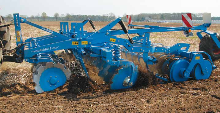 Az Uni farkerék csökkenti a traktor hátsó tengelyének terhelését, amikor a munkagépet felemelik.