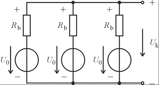 0 e = 0 Belsı ellenállásaik szintén párhuzamosan kapcsolódnak, így eredıjük kisebb lesz: e = n ahol n a párhuzamosan kapcsolt generátorok száma.