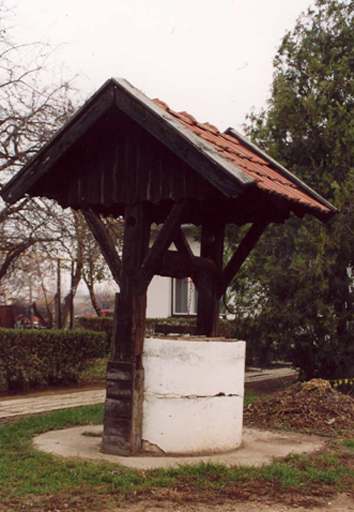 A te le pü lés köz - pont jellegzetes alkotása.