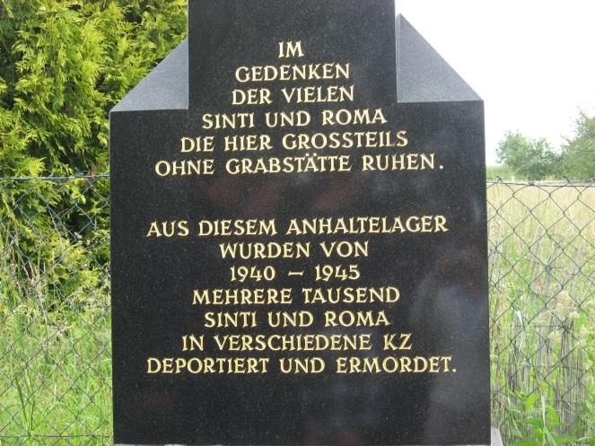 század óta létezik, s közel 1800 sírjával az egyik legnagyobb zsidó temető Burgenlandban. Lakompak a már korábban említett Hétközség egyike volt, melynek lakossága kétharmadát zsidók alkották.