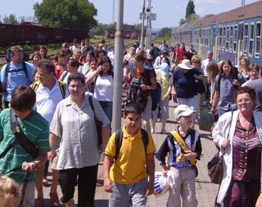 Tizedik többgenerációs nagytáborunkat 340 (a hétvégére 363) fő részvételével tartottuk újra Sátoraljaújhelyen. A bölcsődések, óvodások, hittanosok, ifisek, szülők és nagyszülők átlagéletkora 28 év.