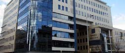Irodaházak y Office buildigs XI. Outer Buda 11343 Az A kategóriás irodaház magas műszaki tartalommal 1200 m²-e rugalmas térkialakítással kíálja irodablokkjait. Miimálisa bérelhető terület 542 m².