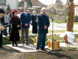 A mezőgazdasági dominanciájú falu békés természetű, földszerető emberek lakhelye volt mindig, ahol értéke van a szorgos munkának és a szórakozásnak is.