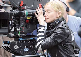 SZTÁRVILÁG Madonna ismét filmet rendez Rebecca Walker amerikai írónő Adé: A Love Story című regényét viszi vászonra Madonna.