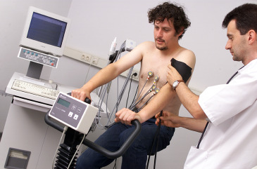 Ergometria 8. ábra [ergometria] Ez tulajdonképpen a terheléses EKG. Futószőnyegen vagy biciklin EKG, vérnyomás mérése zajlik.
