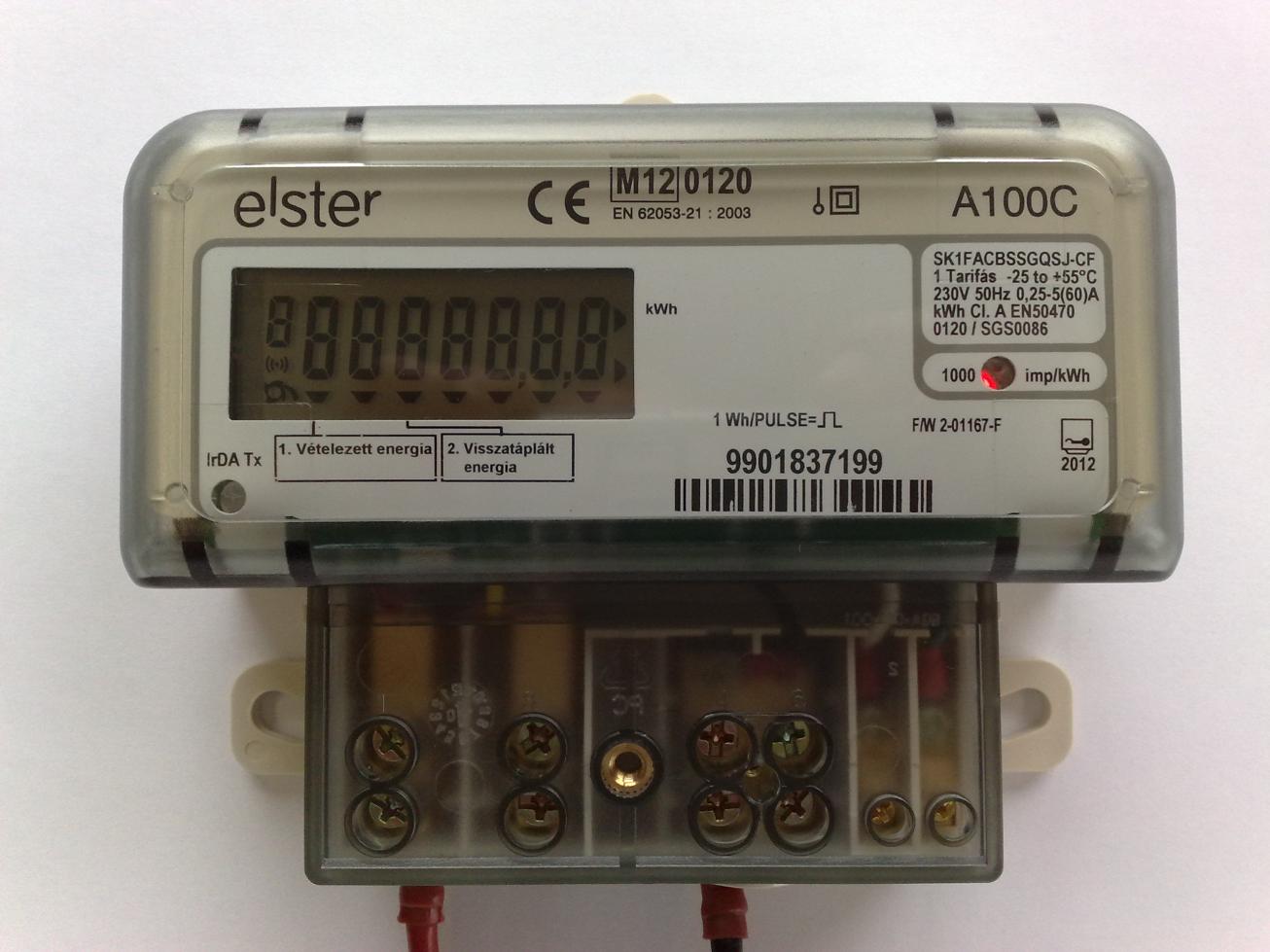 A100C (AD-VESZ) típusú, egy fázisú mérő Az ELSTER A100C típusú AD-VESZ mérőjét a háztartási méretű kiserőművel rendelkező felhasználási helyeken használjuk elszámolási mérőként.