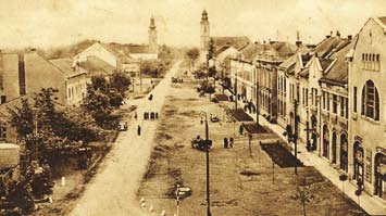 The History of Monor Monor története Monor belvárosa 1938-ban. Downtown Monor, 1938 Urban development started in 1813. The Monor area was populated after the last glacial period.