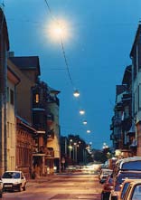 Világítástechnika világítástechnika világítástechnika világítástechnika 10 ÉV ÜZEMELTETÉS 10 ÉV TAPASZTALAT Középvezetős energiaellátás a közvilágítási hálózatokon A fővárosban 10 éve alkalmazzák a