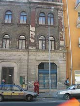 Central wire method for the power supply of public lighting lamps has been applied in Budapest for ten years.