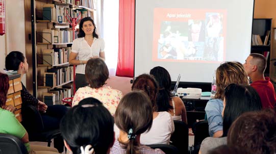 16 MI ÚJSÁG FÉNYSZARUN? 2013/05 Fotó: Pál Alíz Születés heti programok a könyvtárban A Védőnői Szolgálattal együttműködve a könyvtár idén is bekapcsolódott a Születés hete (2013. május 6-12.