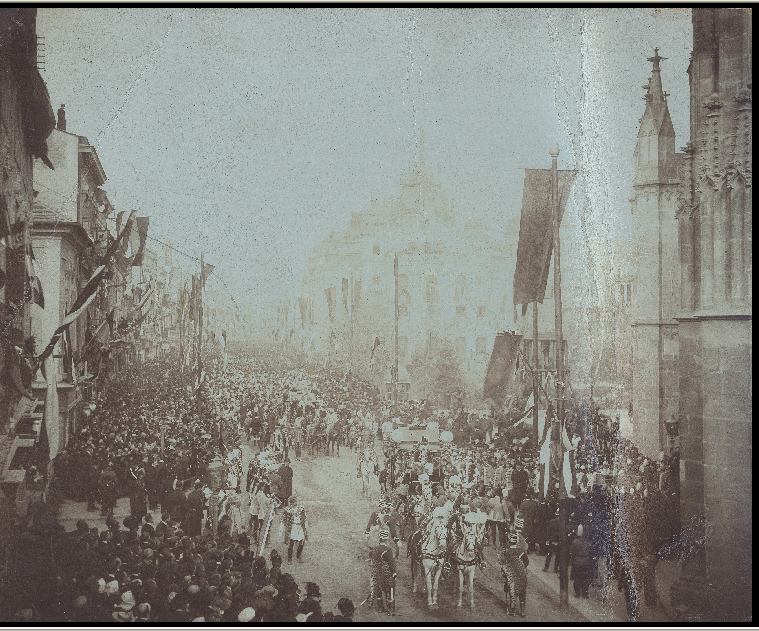 114 11. Rákóczi koporsóját a dómba viszik. Kassai fényképész felvétele, 1906. HOM TGY 91.78.
