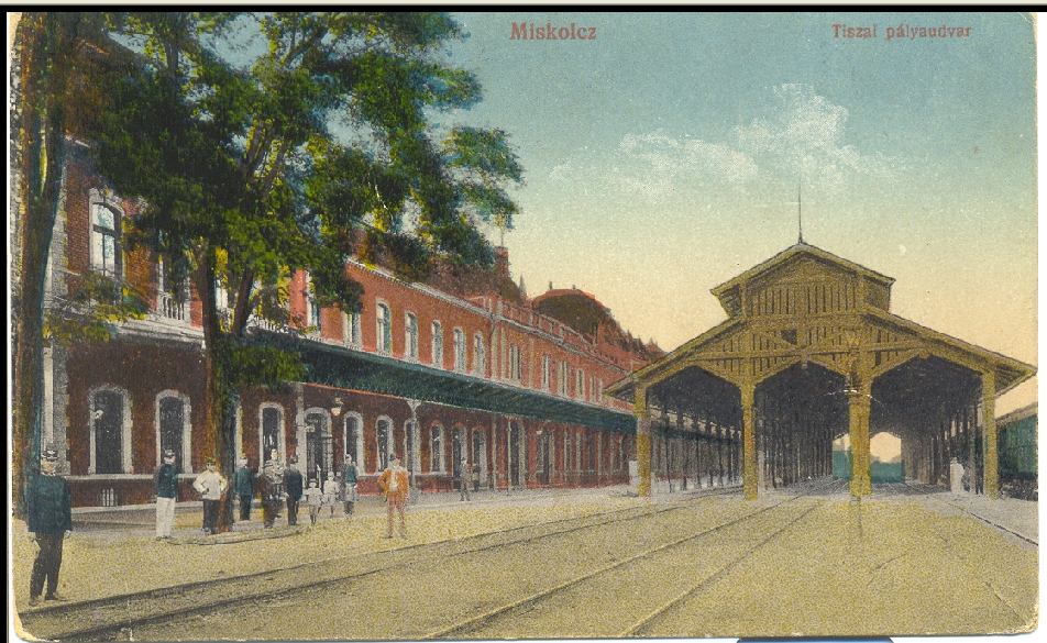 111 9 10. A Tiszai pályaudvar korabeli képeslapokon. Zempléni Múzeum, Szerencs.