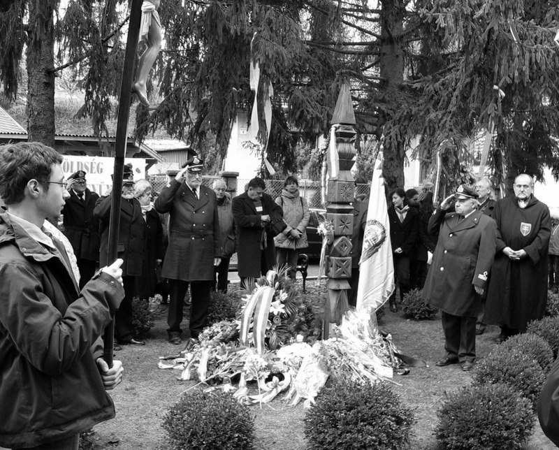 Zebegény Zebegény önkormányzatának lapja Három település együtt emlékezett az elhurcoltakra A málenkij robot elhurcoltjaira - az áldozatokra és a még köztünk élõkre - emlékeztünk január 8-án délelõtt