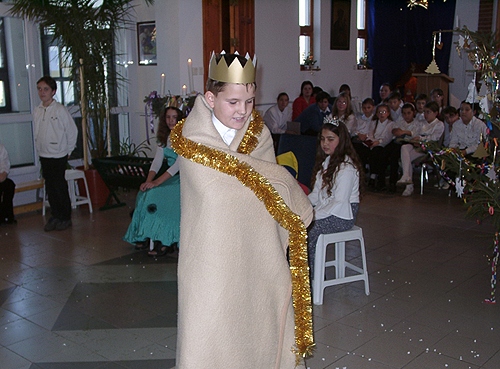 A kö szön - tött írók és köl tõk - Fa ra gó Jó zsef, Fo dor Sán dor, Jánosházy György, Ma ros Il di kó, Sütõ And rás, Szász Já nos, - laudációját Gálfalvi Zsolt, a Hét fõ szer kesz tõ je mond ta el.