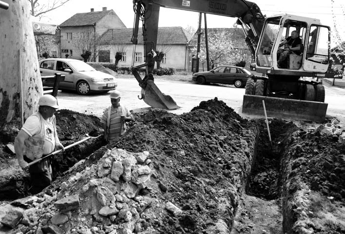 számítaniuk a közlekedőknek. Irtó Roland, a Betonútépítő Zrt.