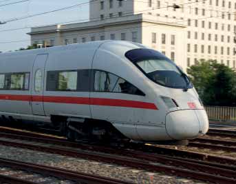 Az elmúlt fél év tapasztalataira építve a kivitelezést végző Alp Tranzit Gotthard AG továbbra is tartja magát az alagút 2016. júniusi átadásának határidejéhez.