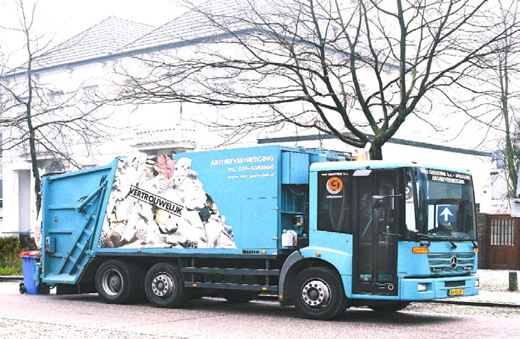 3-23. ábra A városi áruszállítás fontos része a hulladékgyűjtés és szállítás is A citylogisztikai járművek jelentős részét képezik a kisáruszállítók.