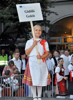 A témában Sándorné Pálfalvy Beáta, a Gödöllői Testvérvárosi Egyesület elnöke ismertette a gödöllői tapasztalatokat.