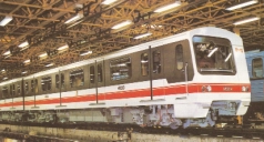 Ma már összefüggõ alakút köti össze Kispestet az Élmunkás térrel. (Épül a metró II/B szakasza. 1981. 130.o.) A sikeres üzemi próbák után az 1981.