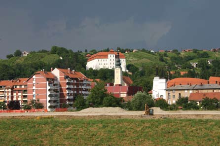 A széles körű gyártás kiterjed a hagyományos hobby felhasználású gépektől az ipari berendezéseken át a