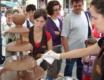 Szerencs Tokaj vára Szerencs városát a szőlőtermesztéséről világhíressé vált Hegyalja kapujának nevezik, sok nevezetessége közül a belterületén emelkedő Rákóczi-vár a kirándulók egyik kedvelt