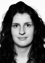 Szakmai gyakorlatát az Egészségügyért Felelős Államtitkárság Államtitkári Ka - bineten végezte. Fő érdeklődési területe az egészségügyi rendszerek finanszírozása és fejlesztése.