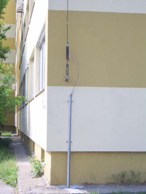 S van amikor ügyelnek arra, hogy a földelési részt előre hozzák a szigetelés elé.