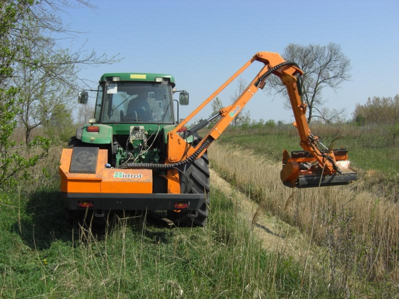 Szolgáltatás az ágazatok fejlődéséhez és fejlesztéséhez szükséges építési beruházások előkészítéséről, ütemezéséről és megvalósításáról; a meglévő épületek állapotának megóvásáról;