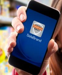 SafeBrand mobilalkalmazás Egy egyszerű vonalkódolvasó mobilalkalmazás, ami lehetővé teszi az egydimenziós (EAN-13-as) vonalkód és/vagy a kétdimenziós (QR kódok) leolvasását Az alkalmazás ingyen