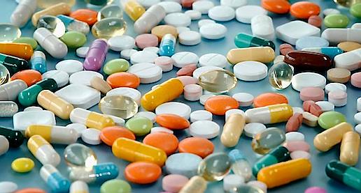 / UV sugarak hatására 7-ehidrokoleszterinből (previtamin), a bőrben képződik: D3