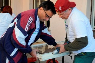 BEVEZETŐ A Habitat for Humanity Magyarországon működő szervezetei az alapítvány és a nonprofit kft.