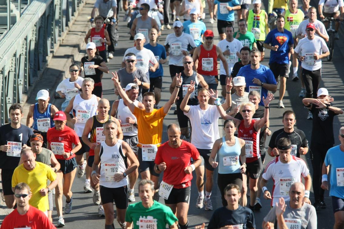 Budapest Maraton és Félmaraton 1. 1984 óta kerülnek megrendezésre. A félmaraton szeptemberben, míg a maraton októberben.