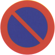 Behajtani tilos Ebből az irányból nem lehet csak behajtani, azonban a kék fényt és szirénát használó gépjárművek bármikor, míg a villogó sárga fényt használó járművek este 10 és reggel 6