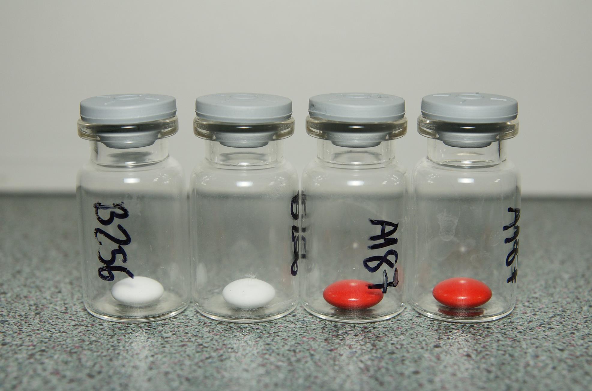 NOCEBO A GYAKORLATBAN Teljesen azonos hatóanyag (ibuprofen 200 mg) drazséban (nem szívódik fel